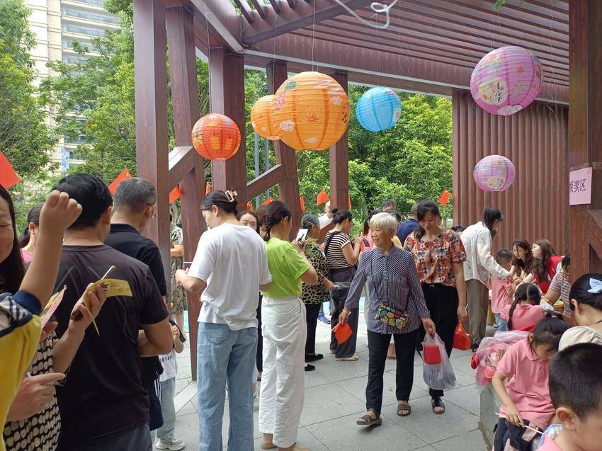 五台村民一家亲 花好月圆庆团圆.docx
