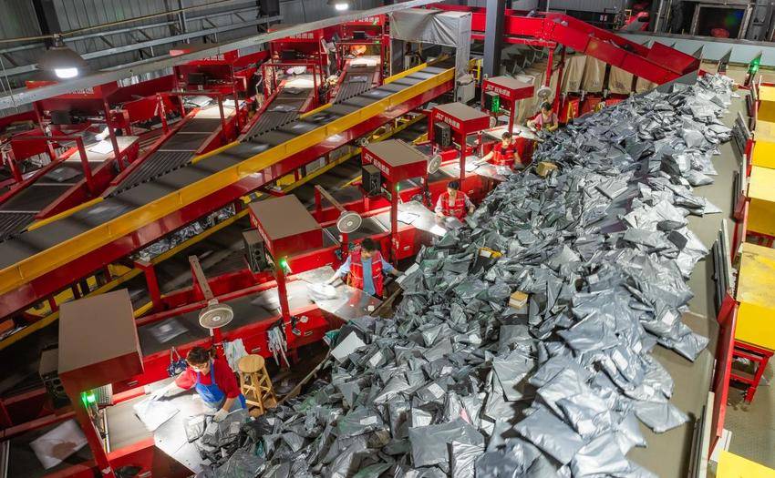 天门纺织服装电商产业：跨越发展，打造行业新标杆.docx