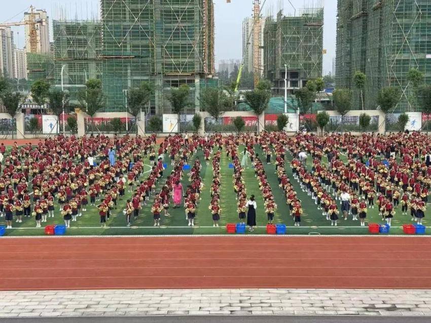 二幼要闻  小学初体验 衔接零距离——第二实验幼儿园“走进小学”活动.docx