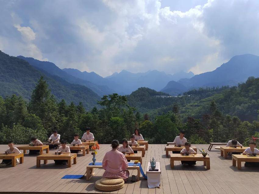 小暑时节武当山：道家养生绘就清凉画卷.docx