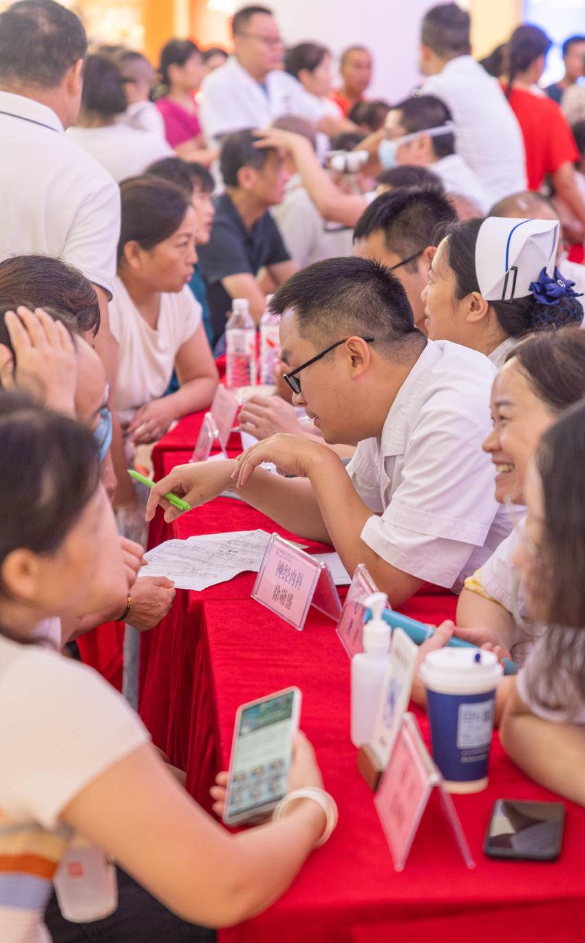 让医院跑起来，让服务暖起来：阳新县人民医院的品质升级之路(2).doc