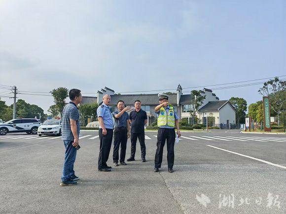 广水交警圆满完成2024年湖北省桨板赛交通安保任务