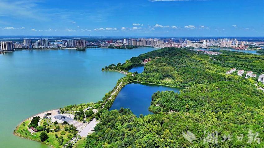 嘉鱼：山水一幅画 城在水一方(1).docx