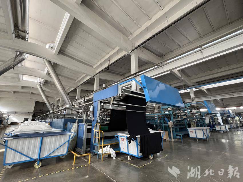 湖北嘉麟杰：按下“快进键” 加足马力赶订单(2).doc