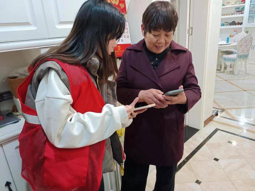 西湖社区：便民服务再升级！推广“i黄冈”，西湖社区这样做.docx