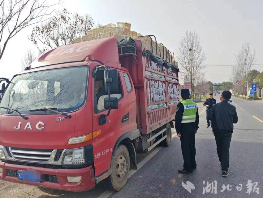 广水交警“多管齐下”开展春季交通安全专项整治行动