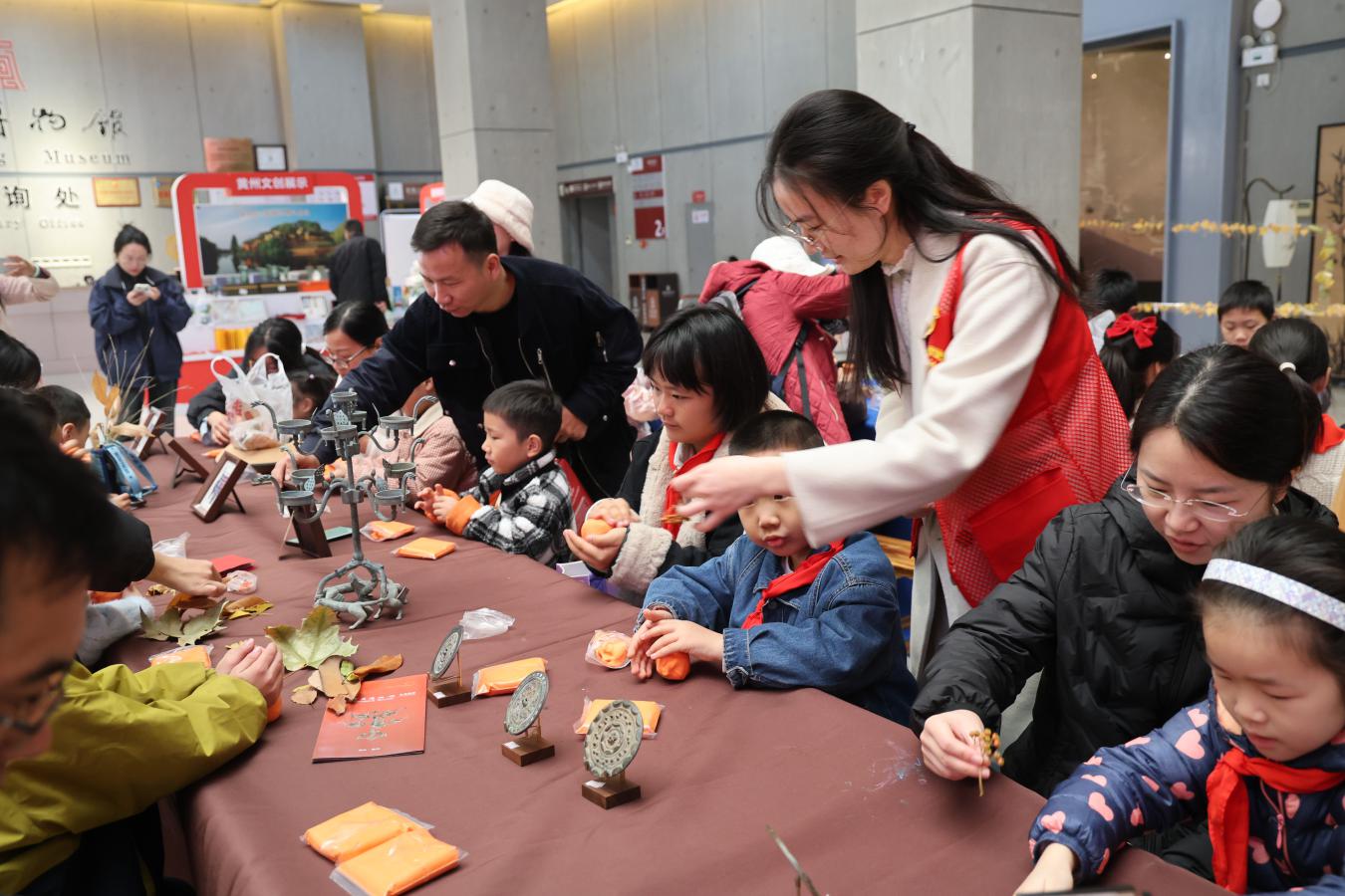 黄冈“捡秋”巧引客，小落叶书写文旅融合大文章.docx