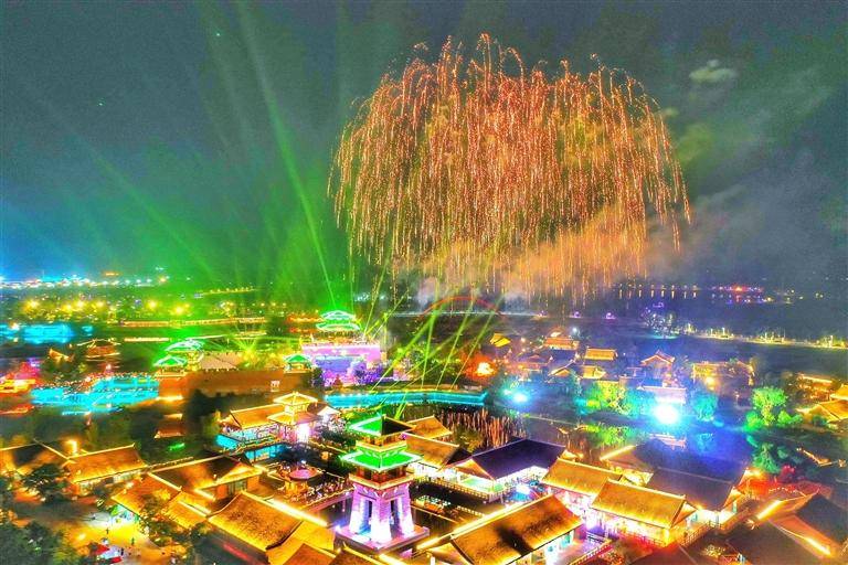 图为沔阳小镇夜景。摄影 刘贤双