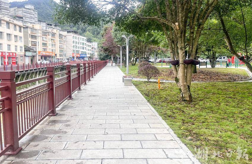 城市“边角料”蝶变幸福新空间（图文并茂版）.docx