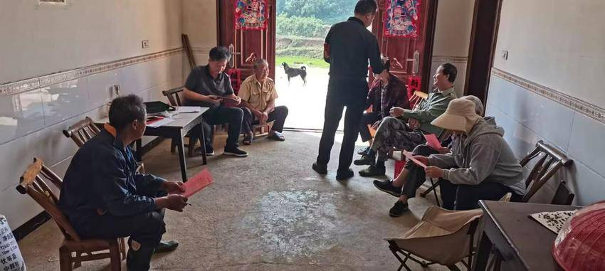 安陆市接官乡推行“三三”模式  高效完成非承包地确权工作.docx