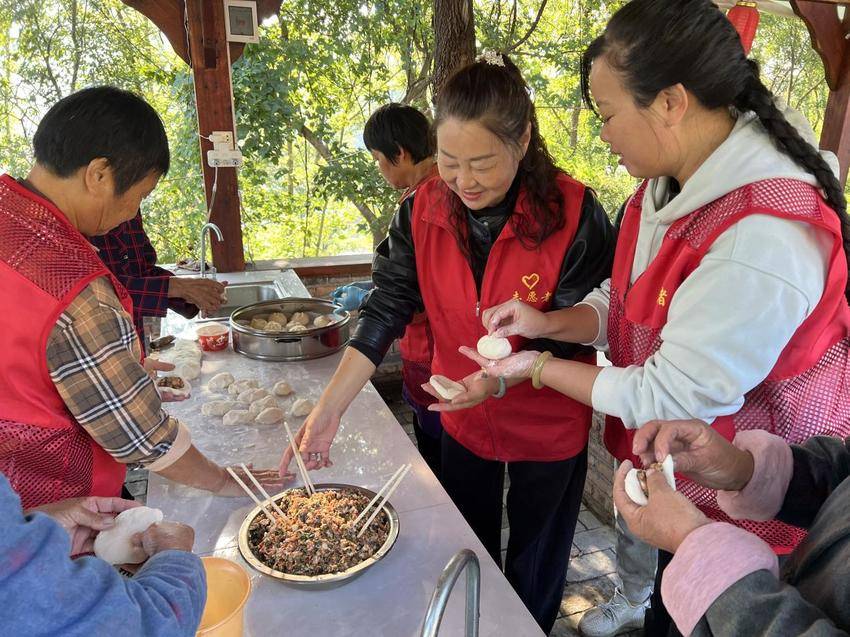 灵乡镇：手作重阳好滋味 积分兑换暖人心.docx