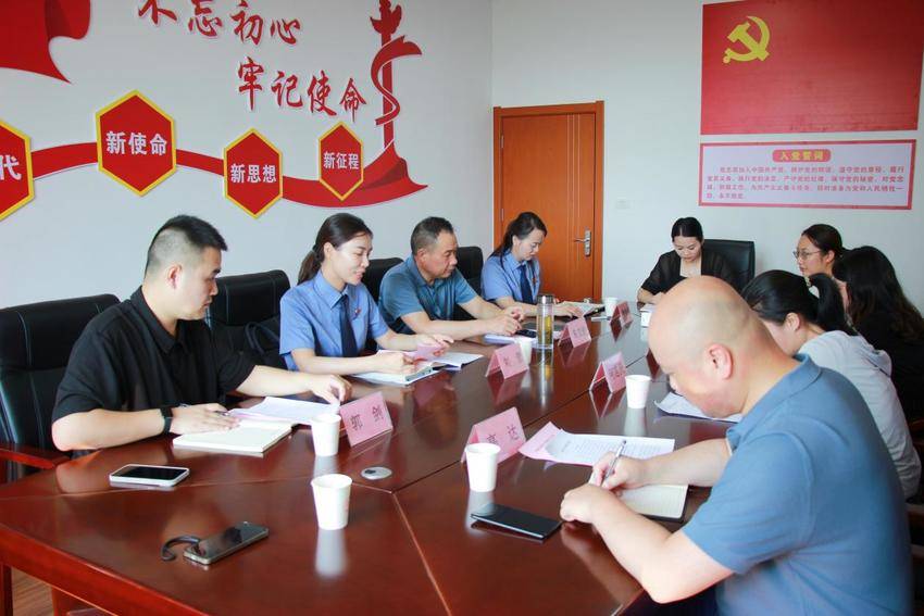 践行协商民主 自觉接受监督 推动检察工作高质量发展——鄂城区检察院召开党外人士座谈会.docx