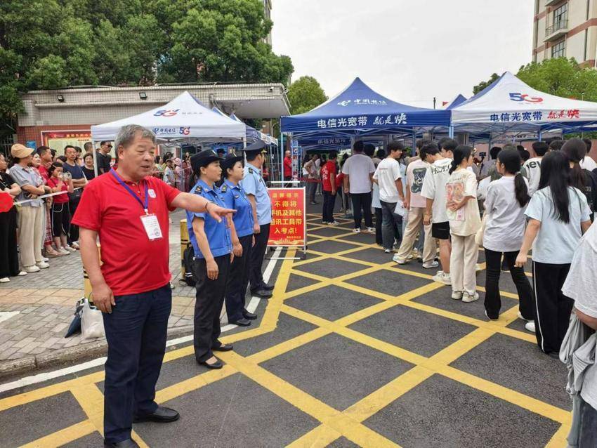 东风街道开启“护考模式”，助力考生起航.docx