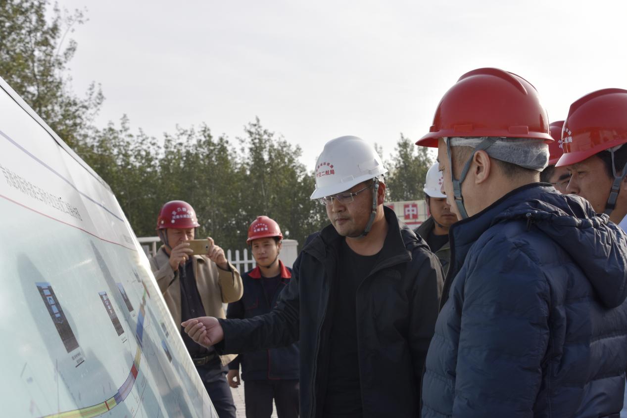 【特别策划】“火车头”奖章获得者杨海生：勇当铁路建设的“先行者”.docx