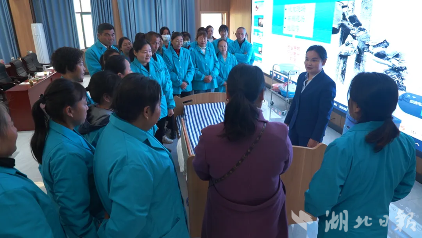 图片新闻：英山：打造“邹倩工作室”养老服务品牌(图文版）.doc