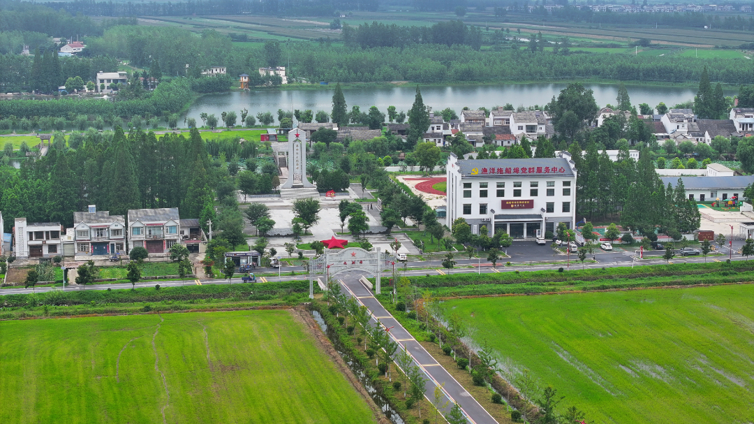 航拍潜江拖船埠村。.JPG