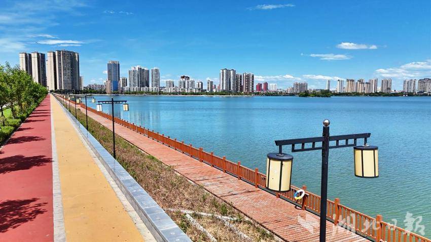 嘉鱼：山水一幅画 城在水一方(1).docx