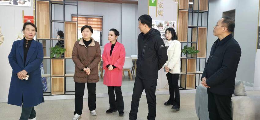服务一座城，温暖一群人--黄州区总工会开展工会驿站调研活动.doc