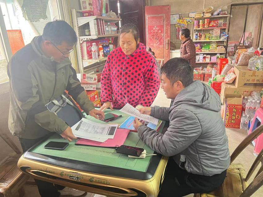 安陆市王义贞镇：开展“干部交叉检查” 筑牢防返贫防线.docx