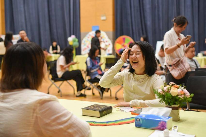 套萌鹅、做手工、抽卡牌...这场「夏日限定」游园，解锁「心」能量~(1).doc