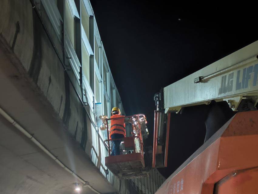 9.1声屏障检修一体 保障高架安全.doc