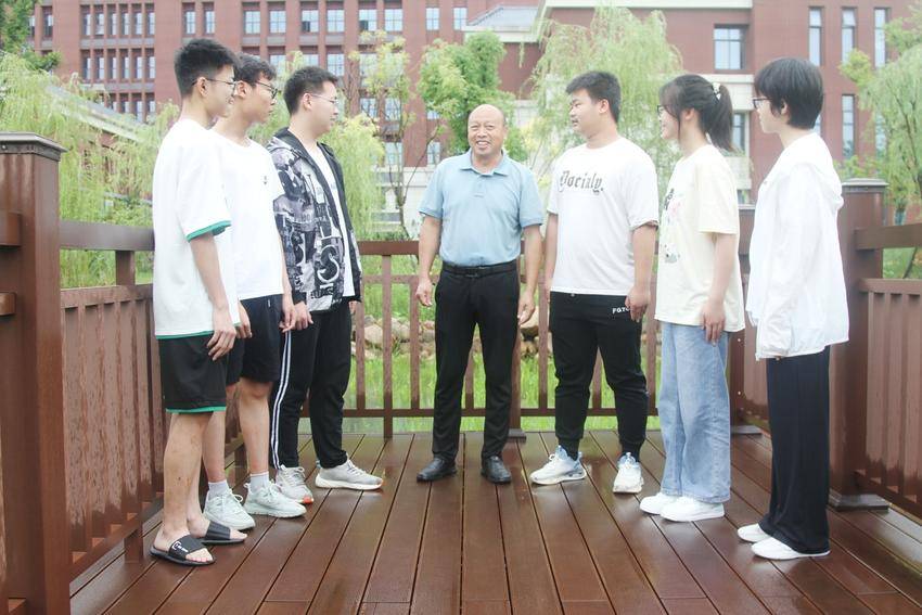 杏坛春晖育桃李  优质教育著新章.docx