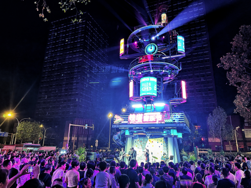 打造城市更新新标杆： 青山正街焕新，重塑“工业记忆+人文焕新”文化地标.docx
