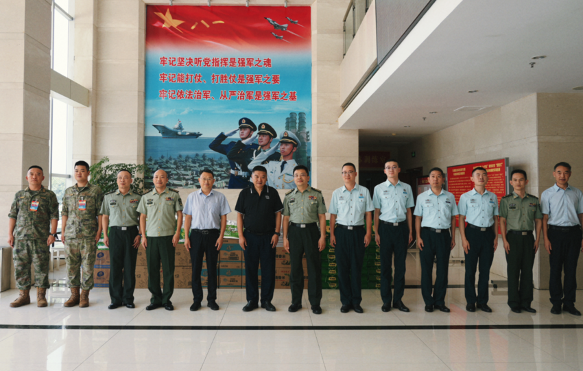 军爱民民拥军 凝聚鱼水深情——荆门高新区·掇刀区八一系列活动谱写双拥新篇章.doc