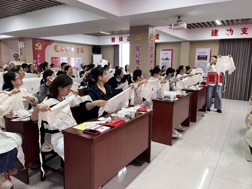 从“旁观者”到“施救者”！广水这堂社区急救课，让居民直言“心里有底了”.docx