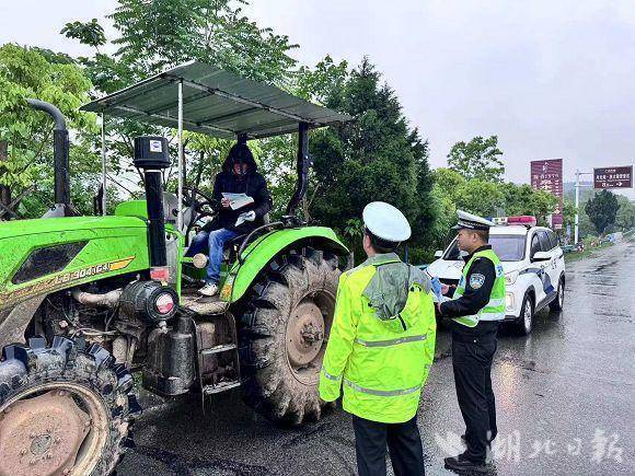 广水交警严防严控严管 实现“五一”假期亡人事故“零”发生