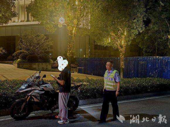 筑牢夏夜“防火墙” 守护百姓“夜平安”
