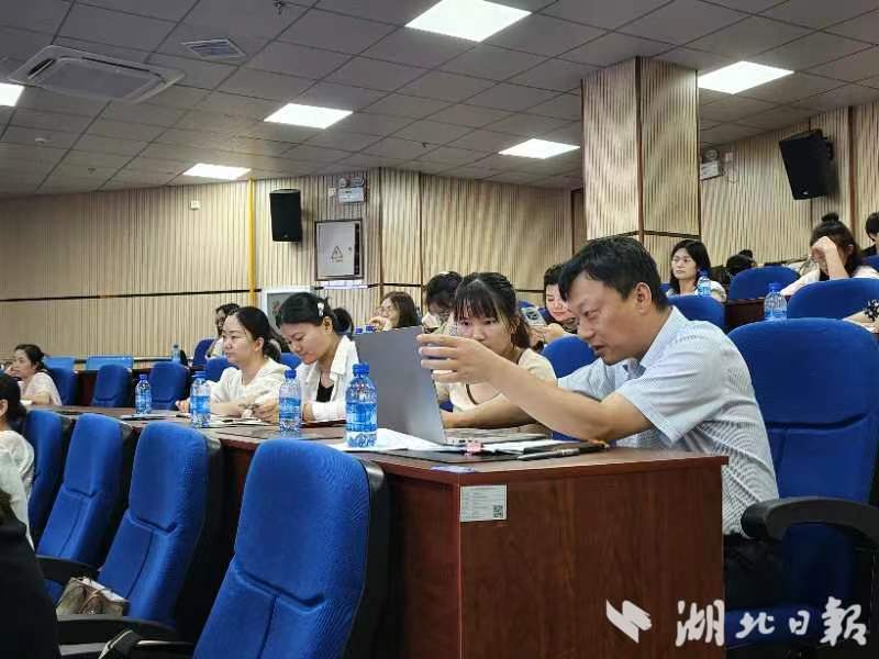嘉鱼县实验幼儿园孙云朝报道文稿.doc