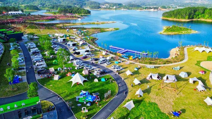 欢度国庆(通稿）1.docx