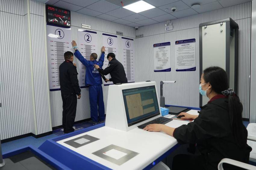 长江新区执法办案中心投用.docx