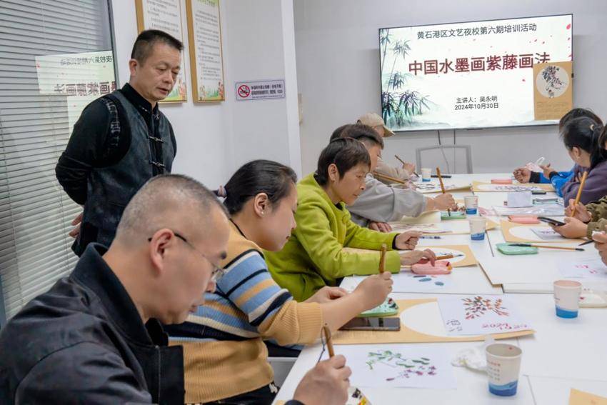结对帮学助进 掀起夜学热潮黄石港区文艺夜校第六期培训活动精彩举办.doc