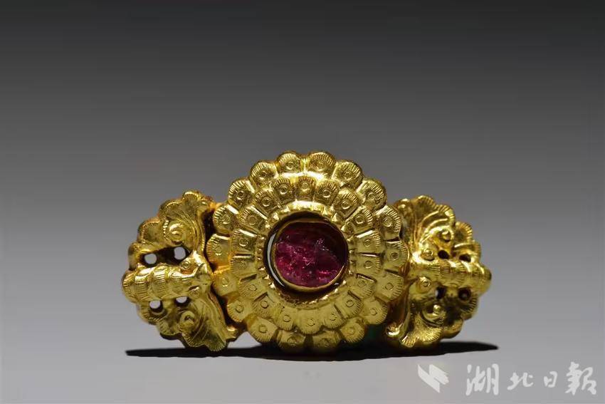 金镶宝石葵花纹纽扣.JPG