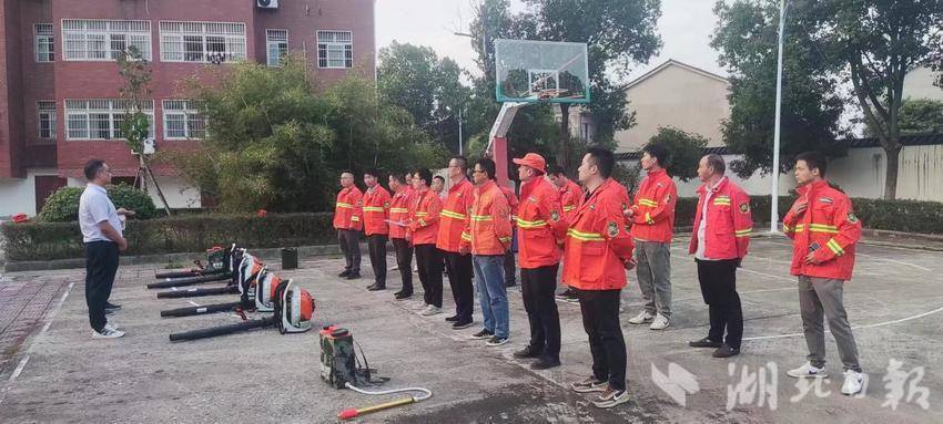 梅川镇：“人防+技防+物防”，筑牢森林防火安全墙.doc