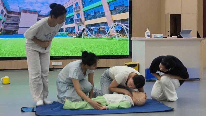 【图文·02改田亚敏】宜昌长阳：职教英才展风采 赛场佳绩铸荣光.doc