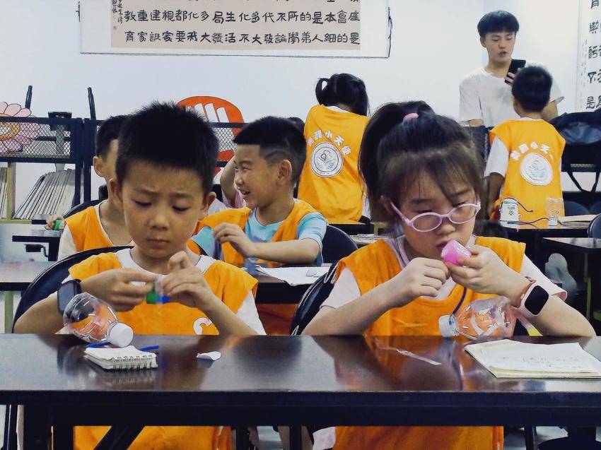“瓶”心巧塑绿 武体筑童心.docx