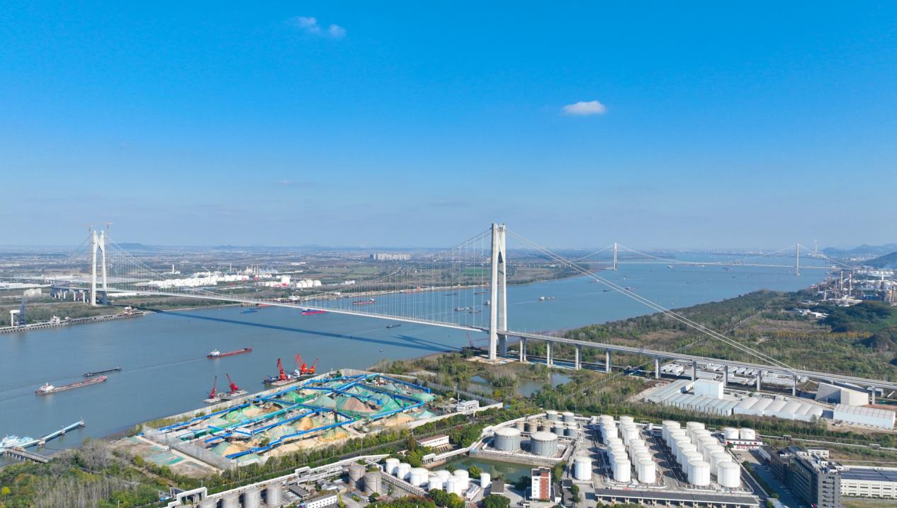 【交通强国】距离通车更近一步！南京仙新路过江通道完成荷载试验.docx