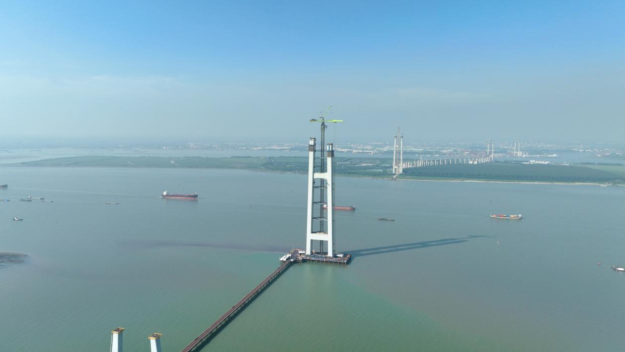 【交通强国】张靖皋长江大桥南航道桥南主塔突破300米.docx