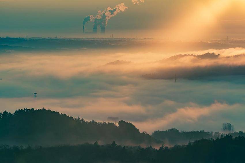 湖北南漳：冉冉晨雾重 晖晖冬日微.docx