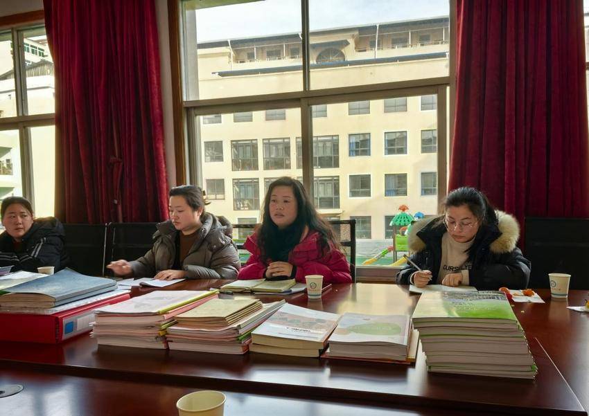 2_聚焦课程发展，共绘幼教蓝图——2024年黄州区幼儿园课程研讨会圆满举行.docx