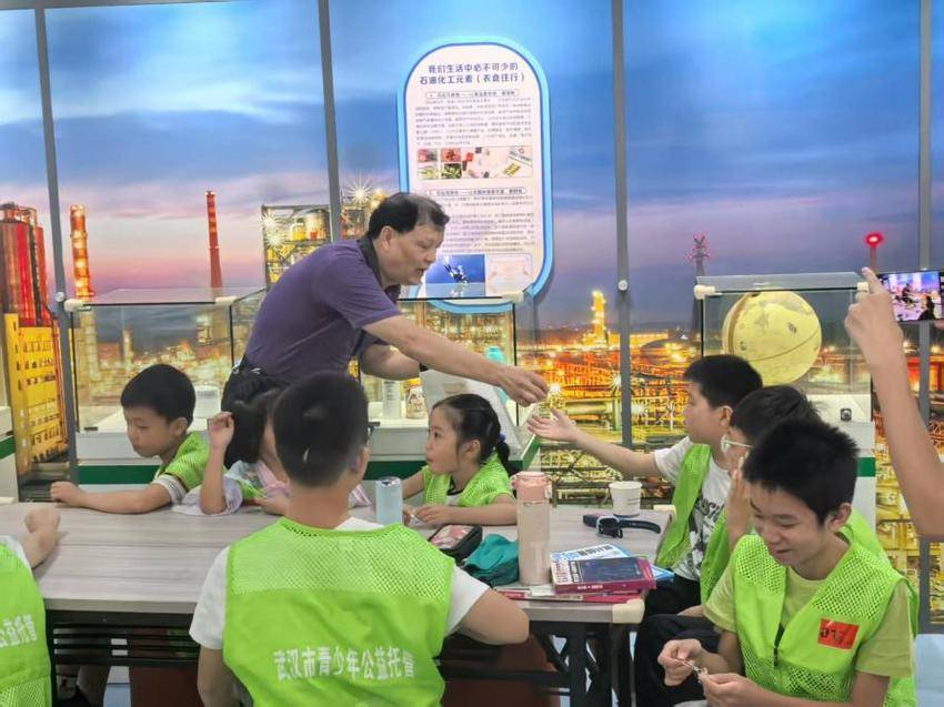 0805家门口的“快乐成长营”，社区暑期托管班开班了！.docx