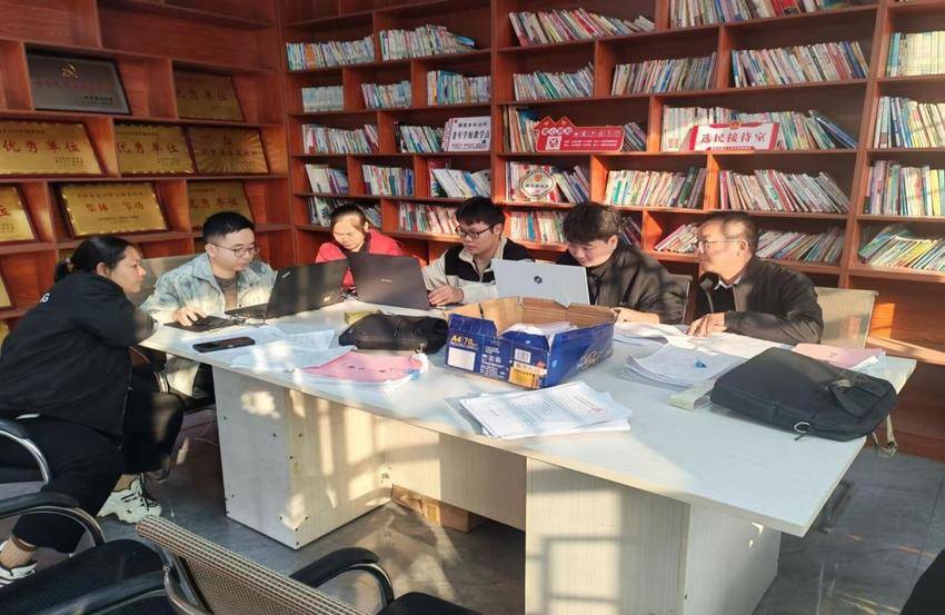 安陆市接官乡：解延包“纠纷结”   架干群“连心桥”.docx