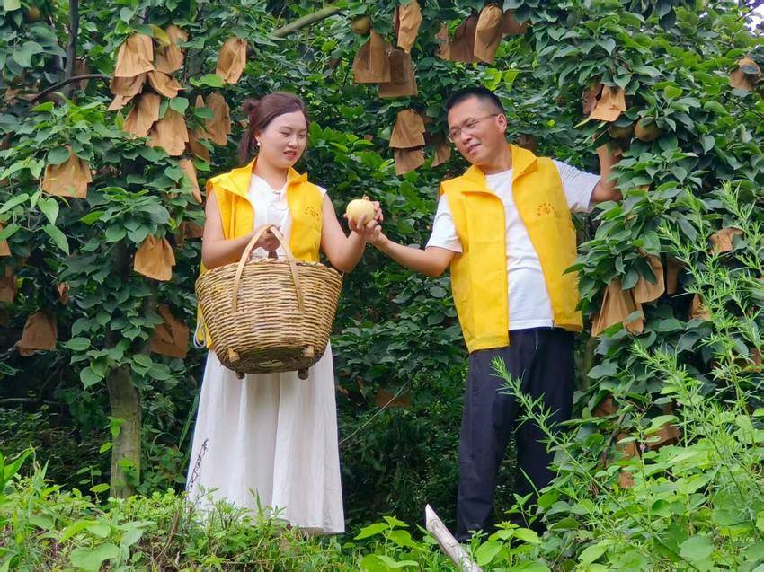 【修改定稿版】将军山脚下正冲村【余四海散文2850字】.docx