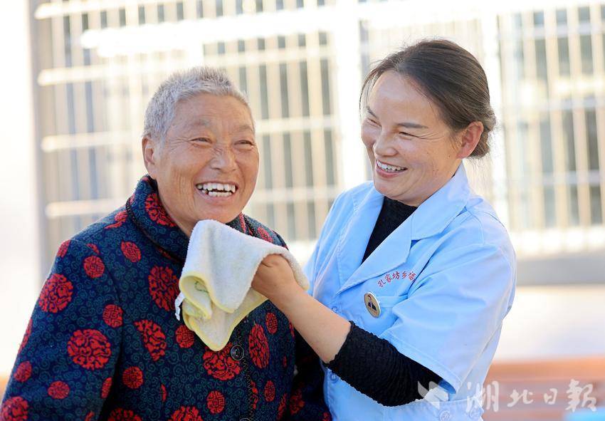 图片新闻：英山：打造“邹倩工作室”养老服务品牌(图文版）.doc