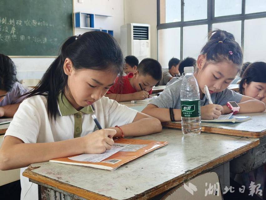 星空梦想志愿服务队开展“创意阅读启智，科学记忆增效”主题活动.docx