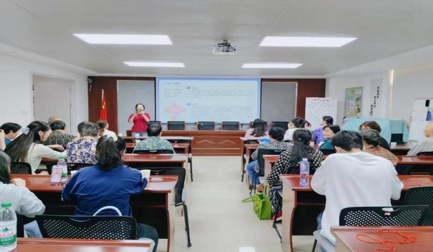 9.29巧手共编同心结，双节同庆家国圆主题活动.docx