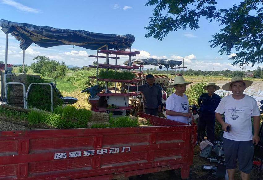 农机年检送上门 贴心服务解农忧(1).docx